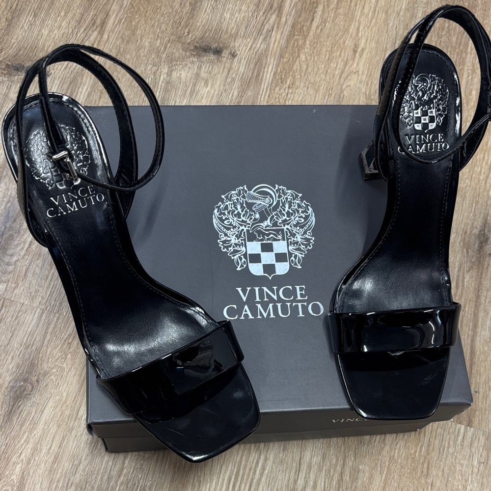 FLASH SALE Vince Camuto Glossy Black Heeled Sandals